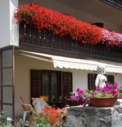 Pension Tannenhof Laces Exterior photo